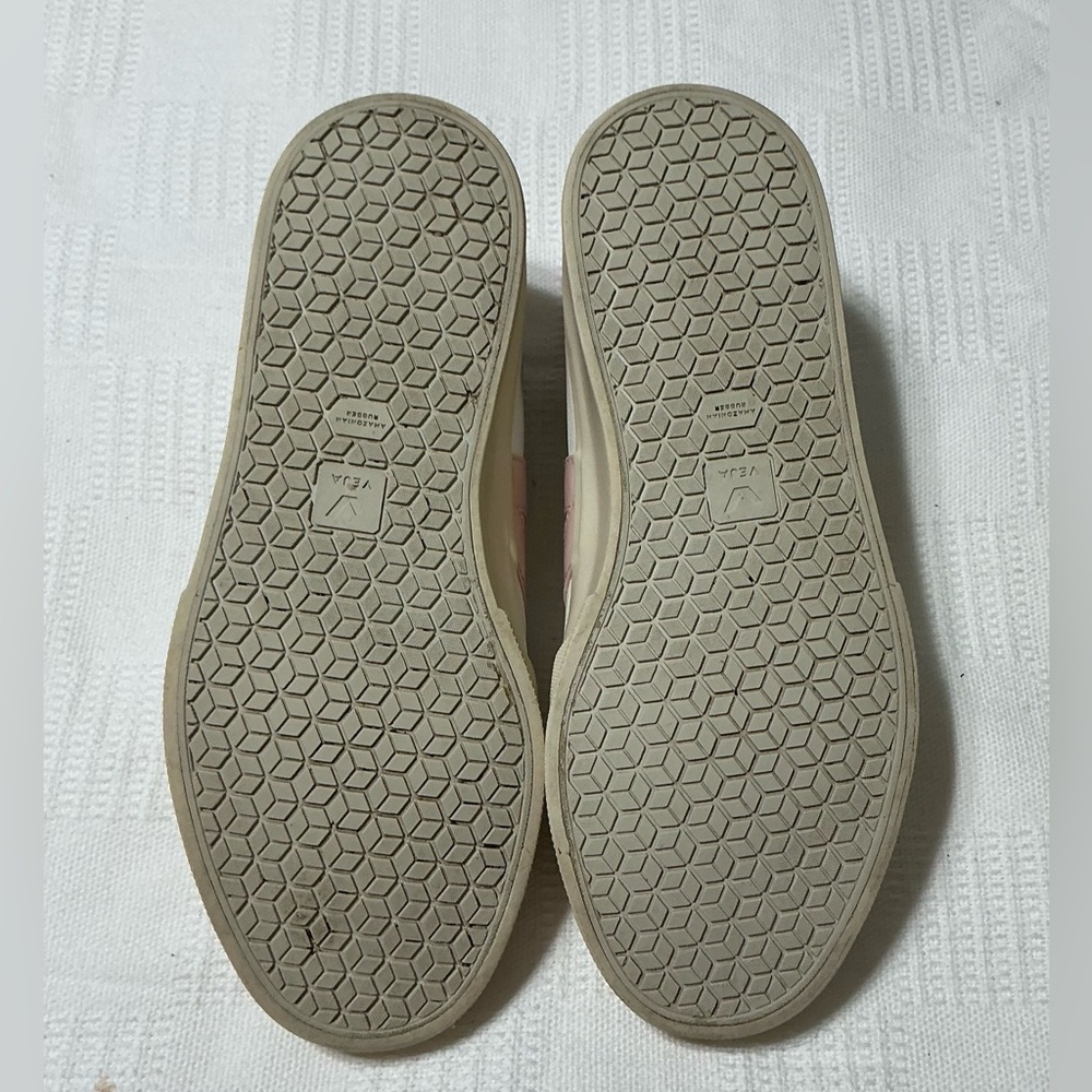 Veja Campo Leather Sneakers for Women, size 9 - Picture 9 of 13